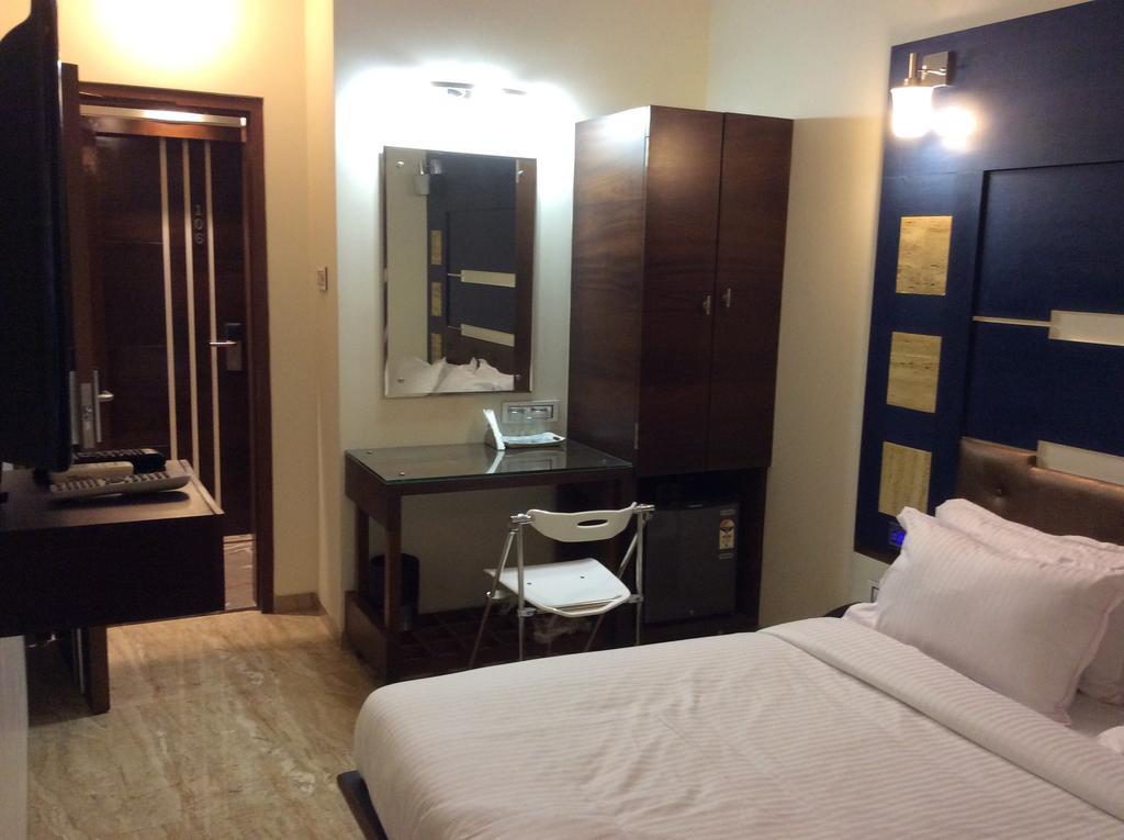 Hotel Sapna Мумбаи Номер фото