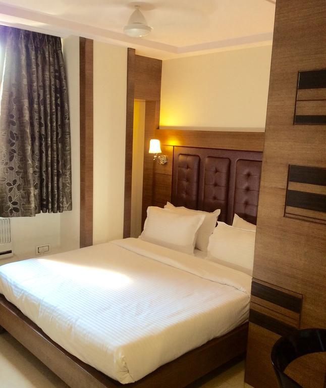 Hotel Sapna Мумбаи Номер фото